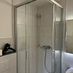 Gaestehaus Elzblick לינה וארוחת בוקר