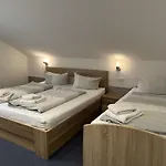 Bed & Breakfast Gaestehaus Elzblick 3*