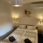 Gaestehaus Elzblick 3* רוסט
