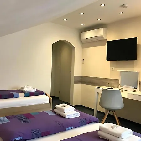 Gaestehaus Elzblick Bed & Breakfast