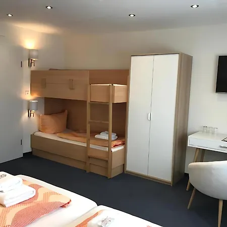 Gaestehaus Elzblick Bed & Breakfast