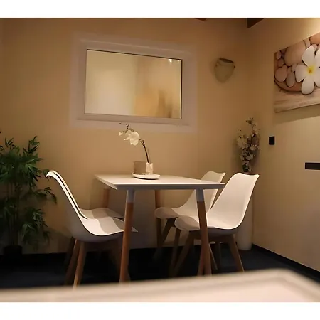 Gaestehaus Elzblick Bed & Breakfast 3*