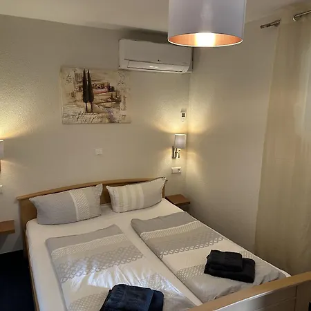 Bed & Breakfast Gaestehaus Elzblick