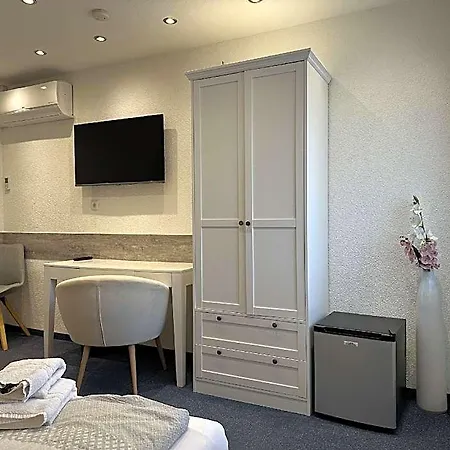 Bed & Breakfast Gaestehaus Elzblick