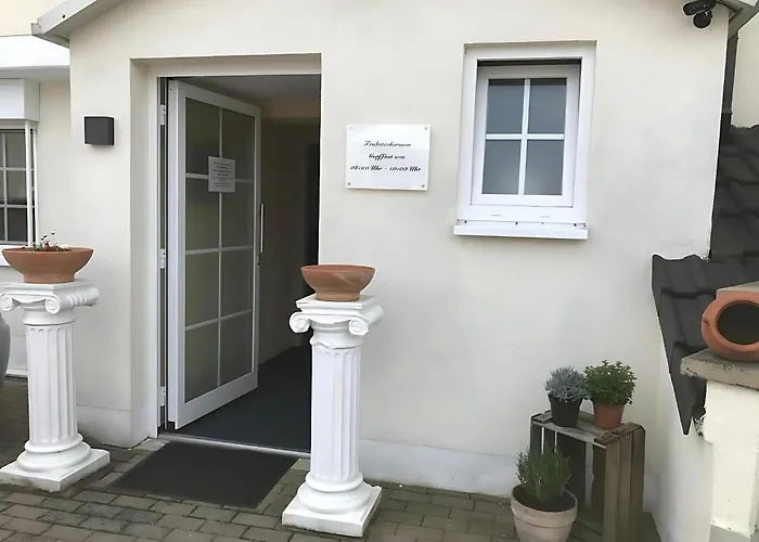 Gaestehaus Elzblick Bed & Breakfast