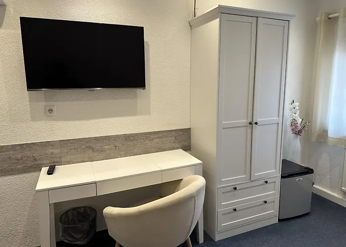 Bed & Breakfast Gaestehaus Elzblick 3*