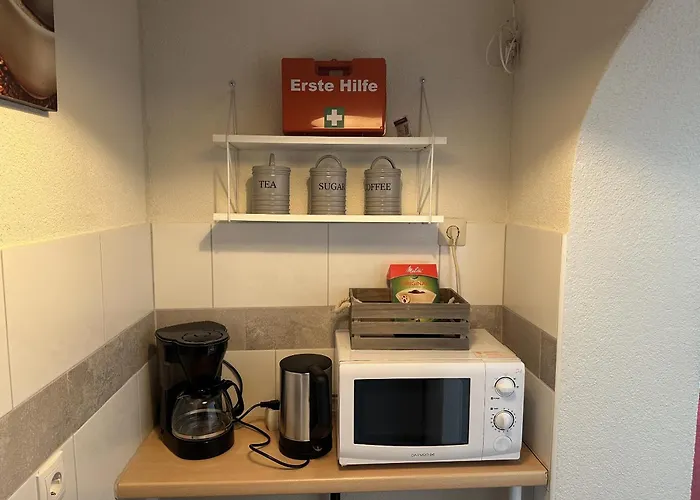 Gaestehaus Elzblick Bed & Breakfast 3*