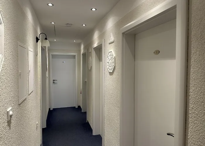 Gaestehaus Elzblick Bed & Breakfast 3*